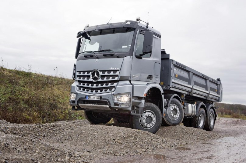 Мерседес Арокс самосвал