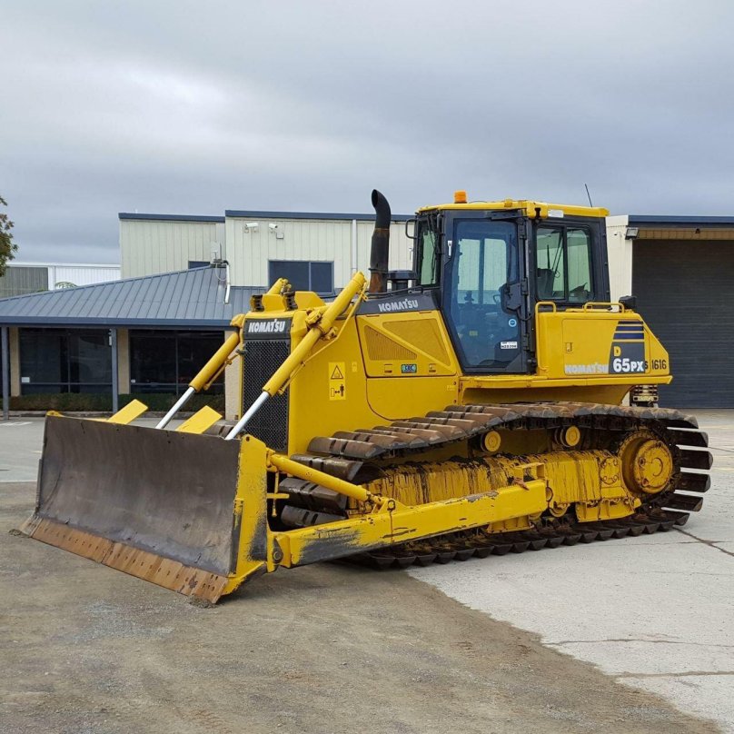 Бульдозер Komatsu d65