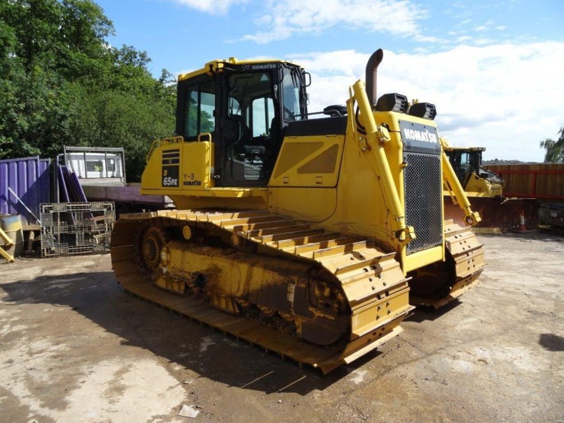 Комацу 65 бульдозер