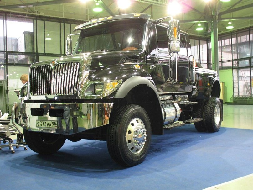 International 7300 CXT