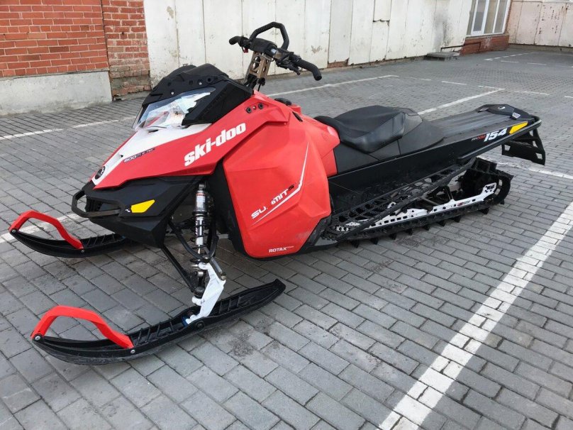 Ski Doo Summit sp800