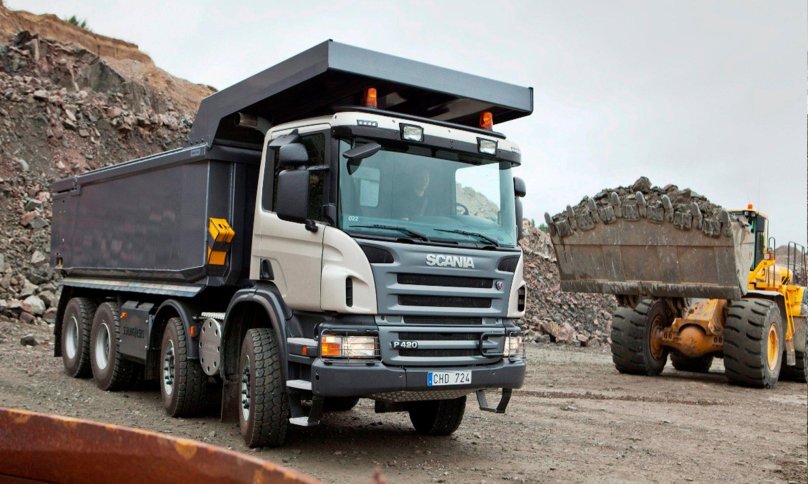 Карьерный самосвал Скания 2021