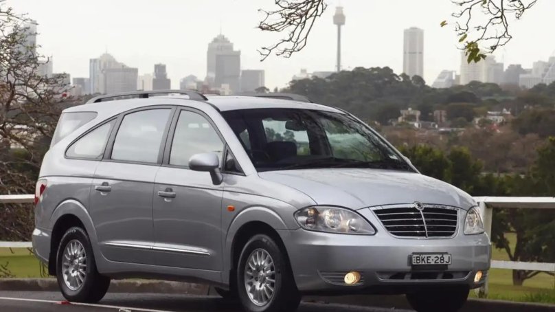 SSANGYONG минивэн Stavic