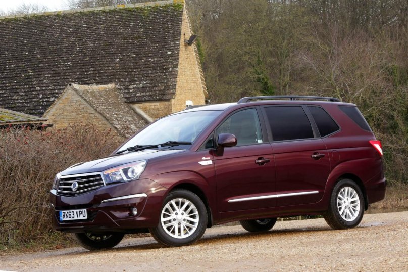 SSANGYONG Rodius 2013