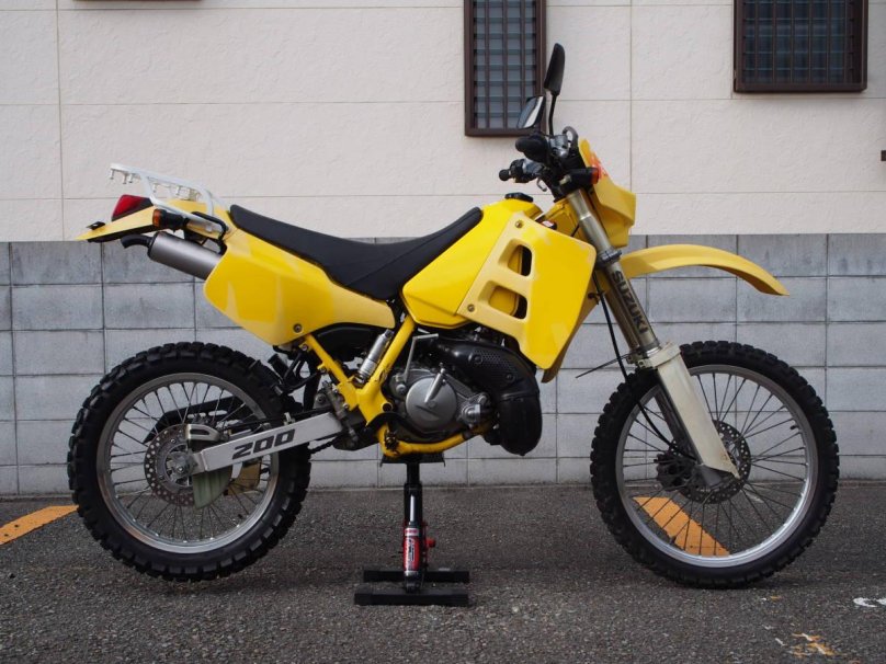 Suzuki ts200r