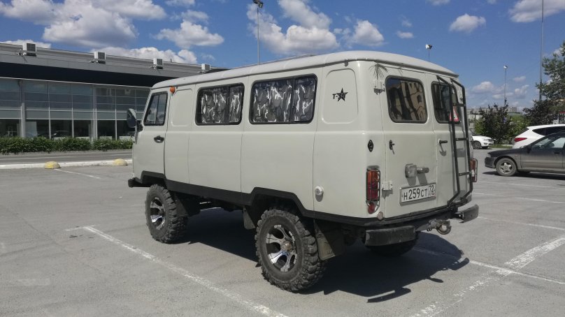 УАЗ 3962