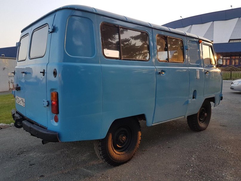 УАЗ 3962 голубой