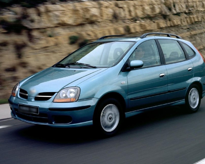 Nissan Almera Tino