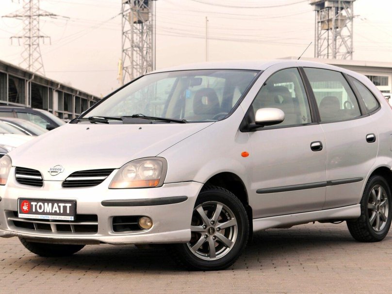 Nissan Almera Tino