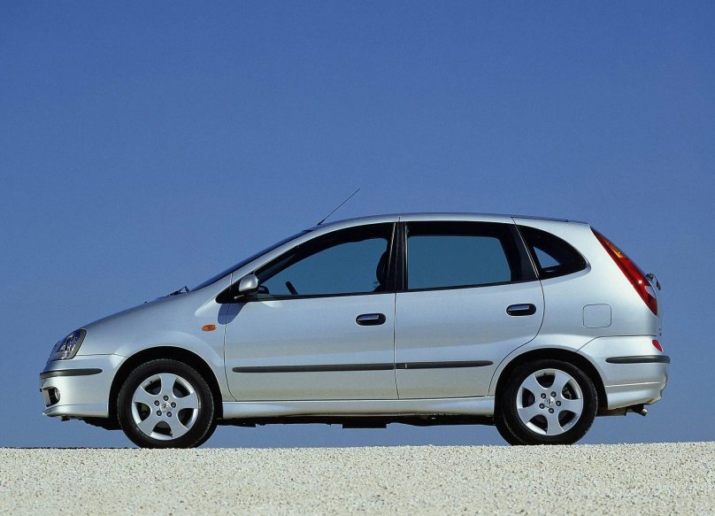 Nissan Tino 1.8 at, 2000