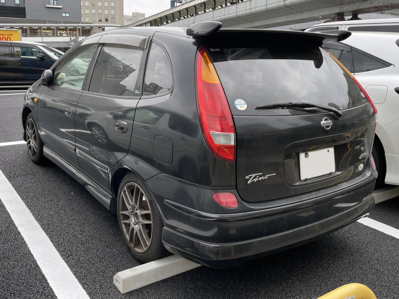 Ниссан Тино в обвесах
