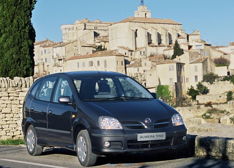 Nissan Almera Tino 2003
