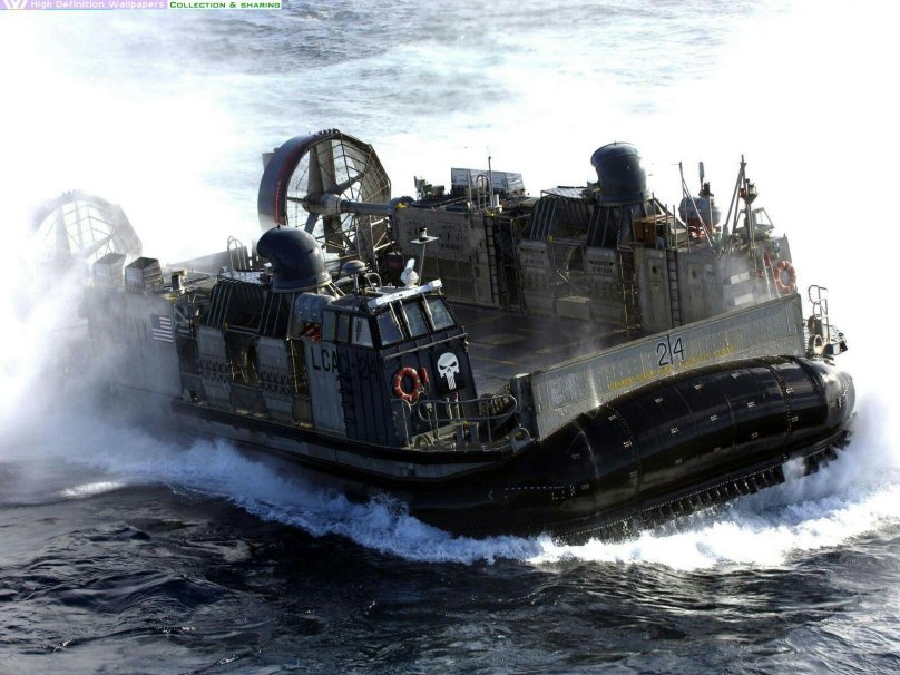 Десантный корабль на воздушной подушке LCAC