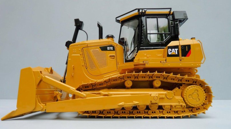 Трактор Caterpillar d7