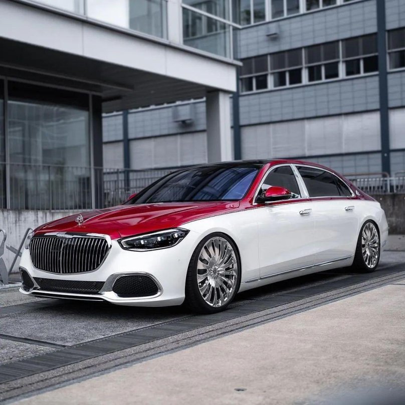 Майбах седан 2023