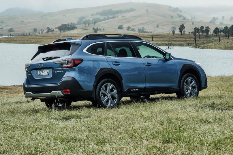 Субару Аутбек 2021