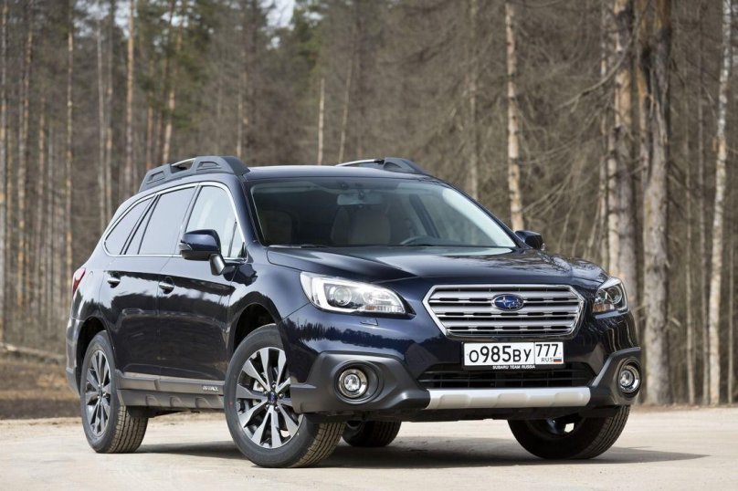 Субару Аутбек 2015 года