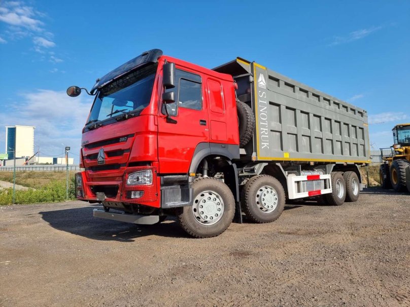 Самосвал HOWO hw76