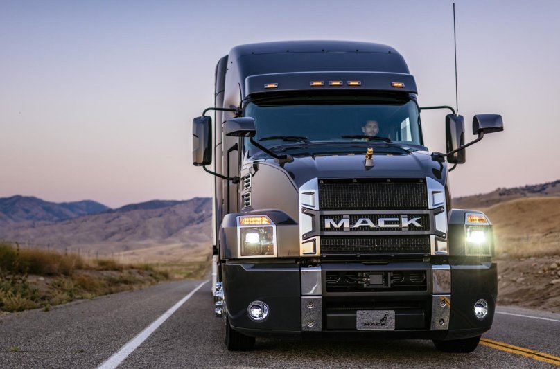 Американский грузовик Mack