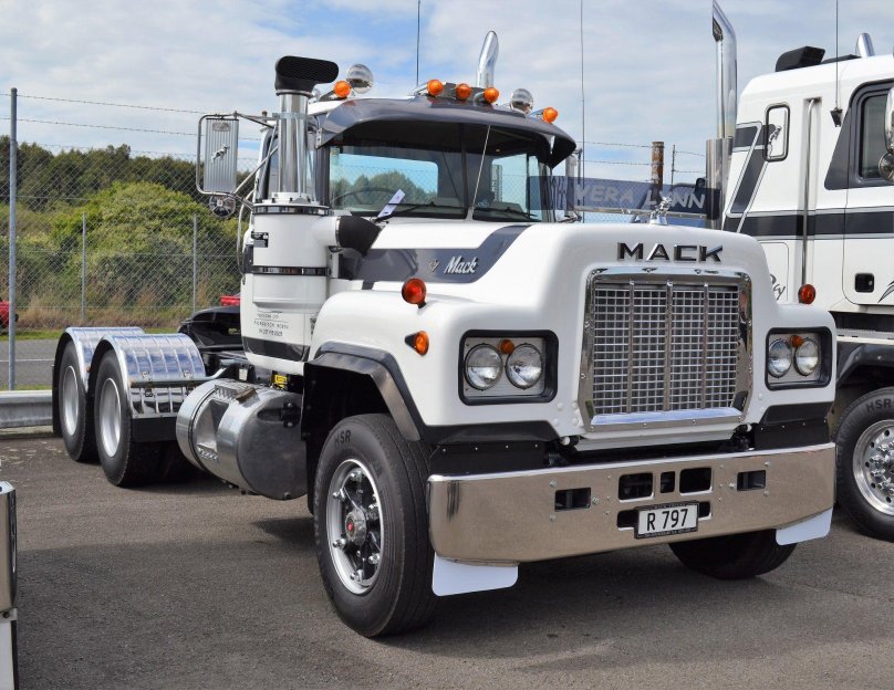 Грузовик Mack r600 COOLPOWER