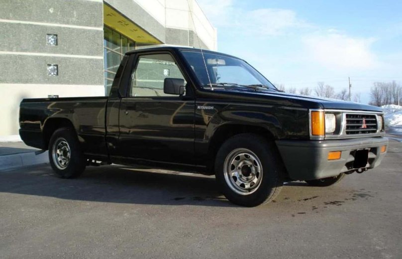 Mitsubishi Pickup 70