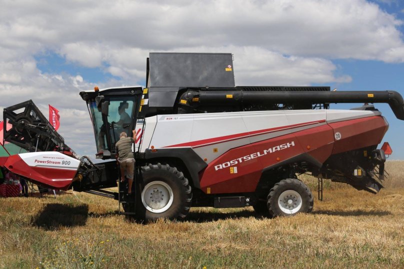 Комбайн Ростсельмаш RSM 161