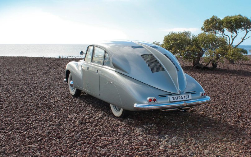 Tatra 700