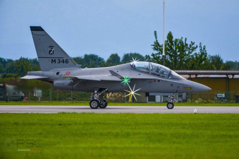 Alenia Aermacchi m-346 Master