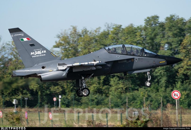 Alenia Aermacchi t-346 Master