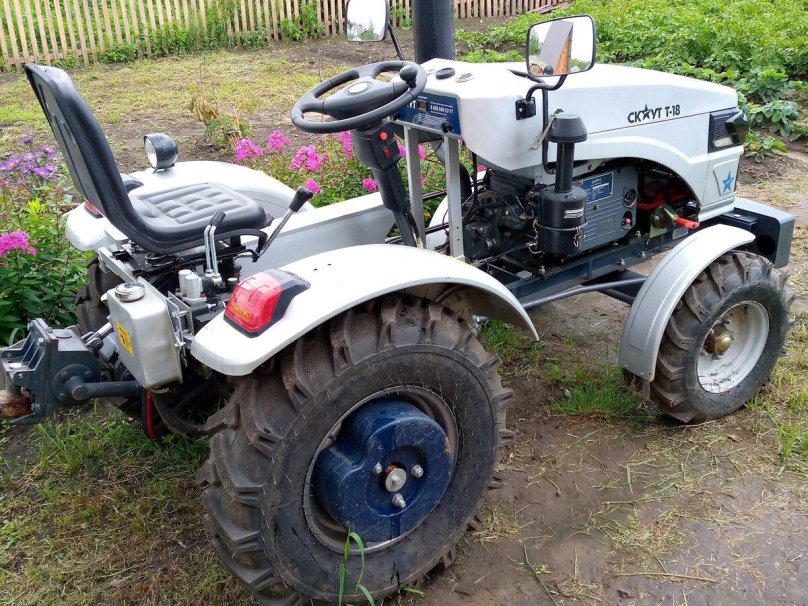 Минитрактор серый