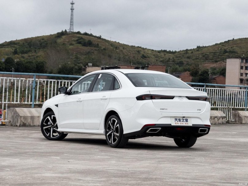 Китайский седан Kaiyi e5