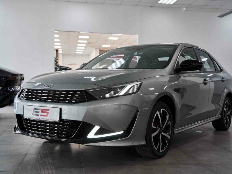 Машина Kaiyi e5