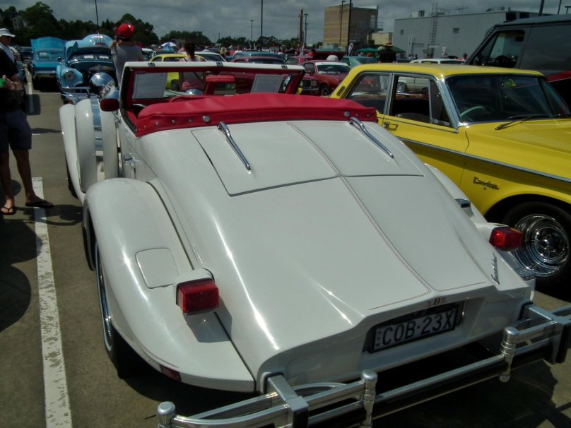 Excalibur Roadster 1982 open Rear Seats
