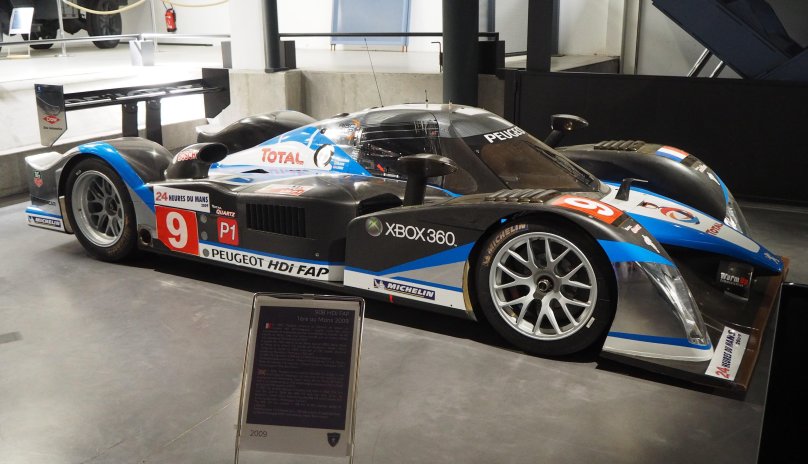 Peugeot 908 le mans crash