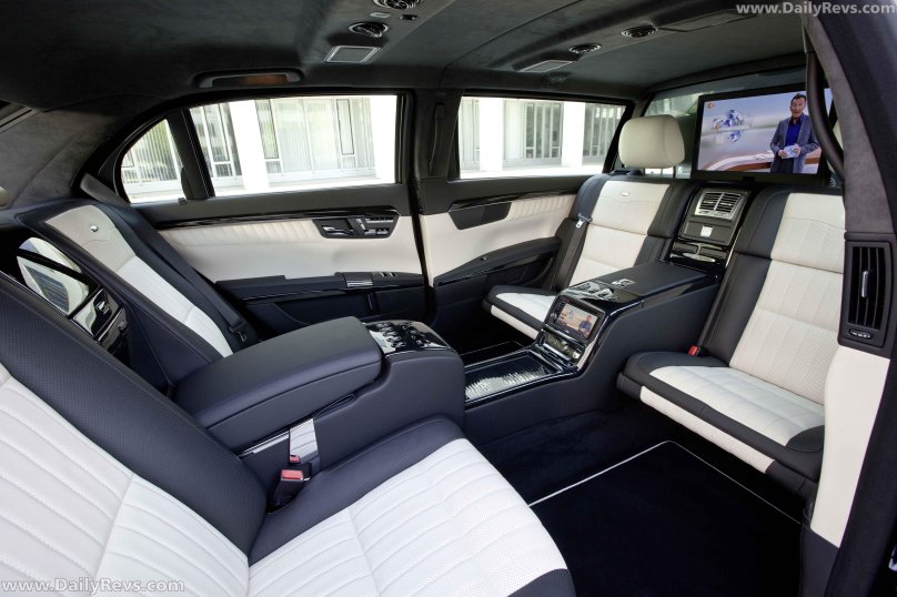 Mercedes s600 Pullman Guard