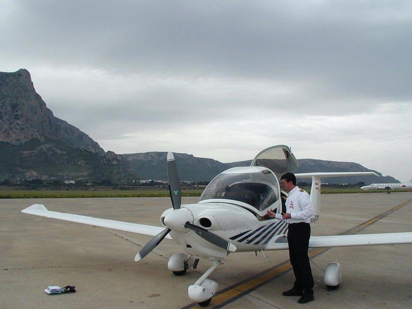 Даймонд 40 самолет