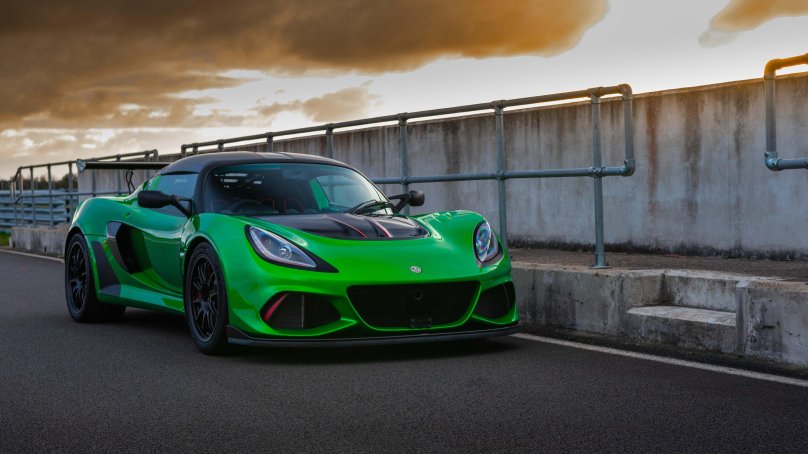 Лотус машина зелёный