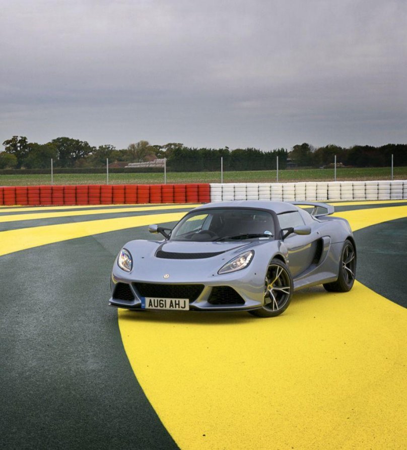 Лотус автомобиль