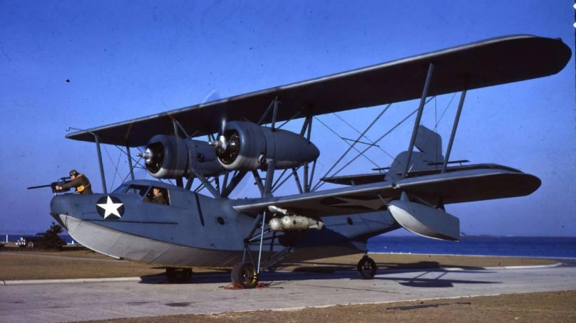 Биплан гидросамолет