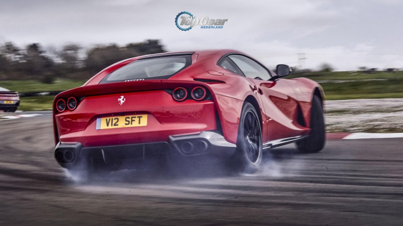 Феррари 812 Superfast