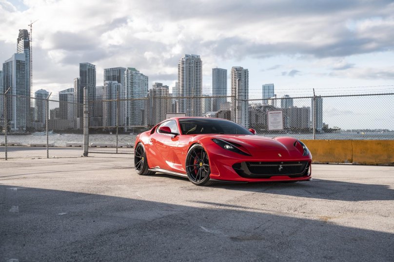 Ferrari 812 Superfast Black