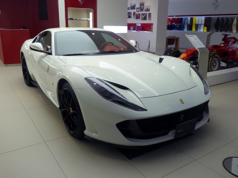 Ferrari 812 Superfast Pearl White