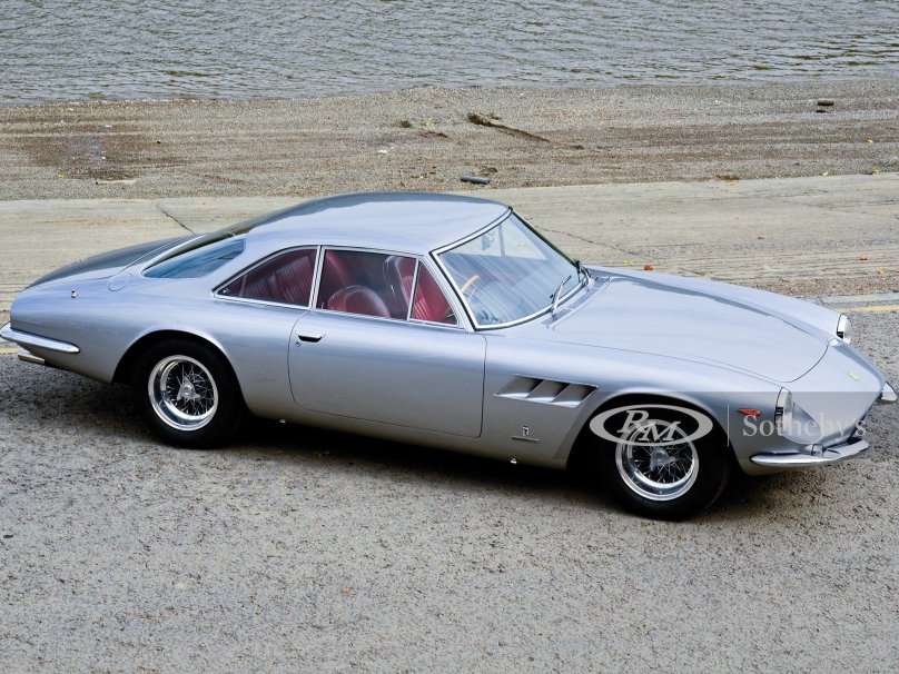 Ferrari 500 Superfast (1965),