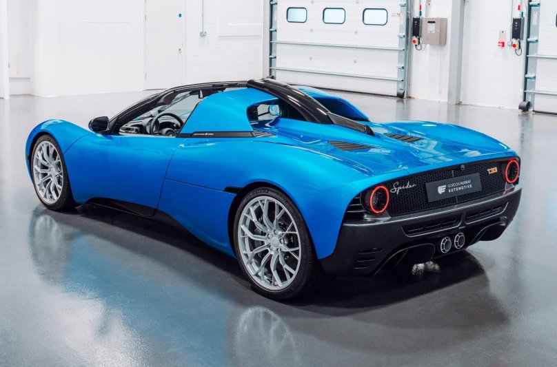 Машина Спайдер купе