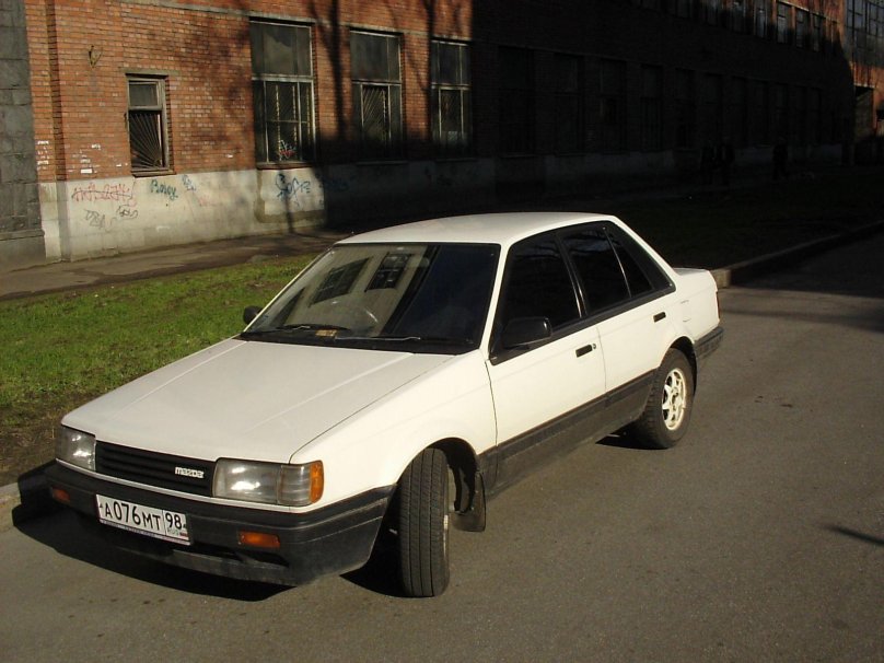 Mazda familia 1986