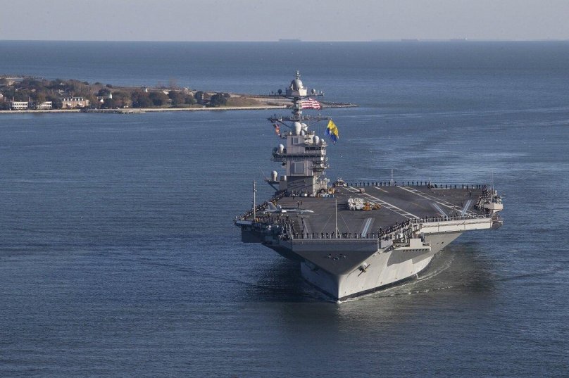 Авианосец США Джеральд Форд