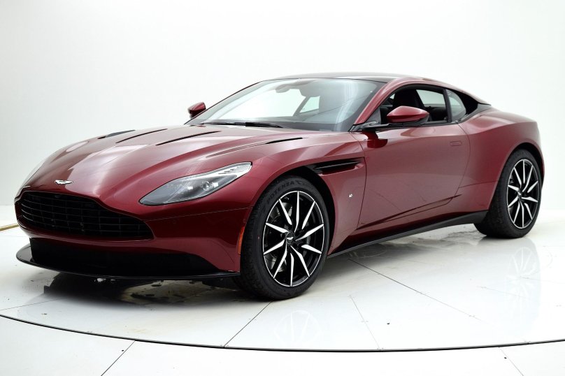 Aston Martin db11 2022