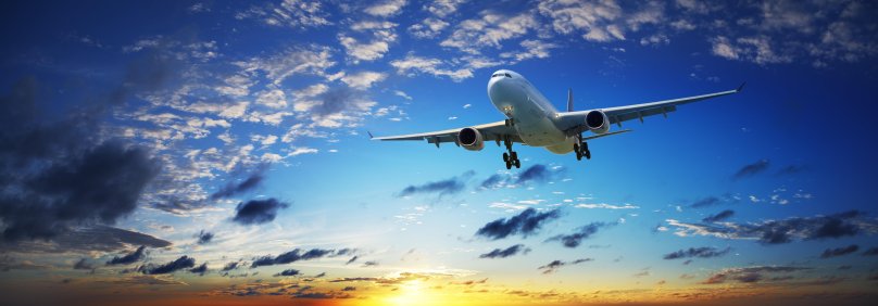 Самолет в небе