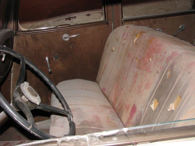 Автомобиль Бонни и Клайд