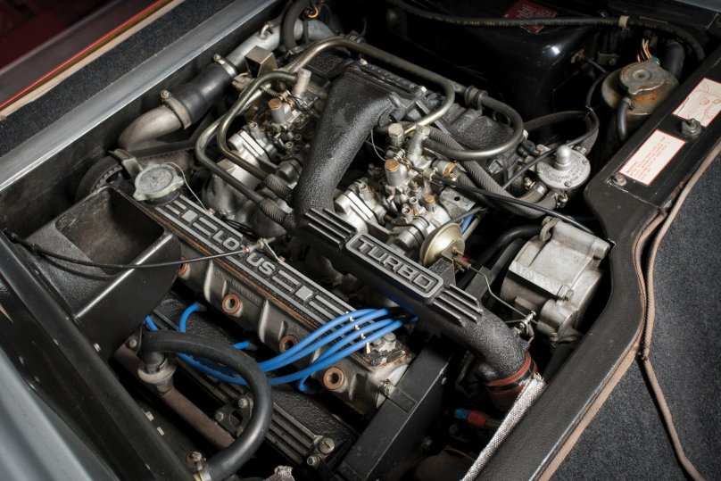 Лотус Эсприт мотор